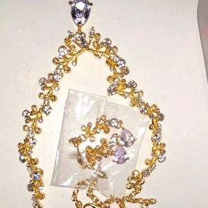 Earrings and necklace set